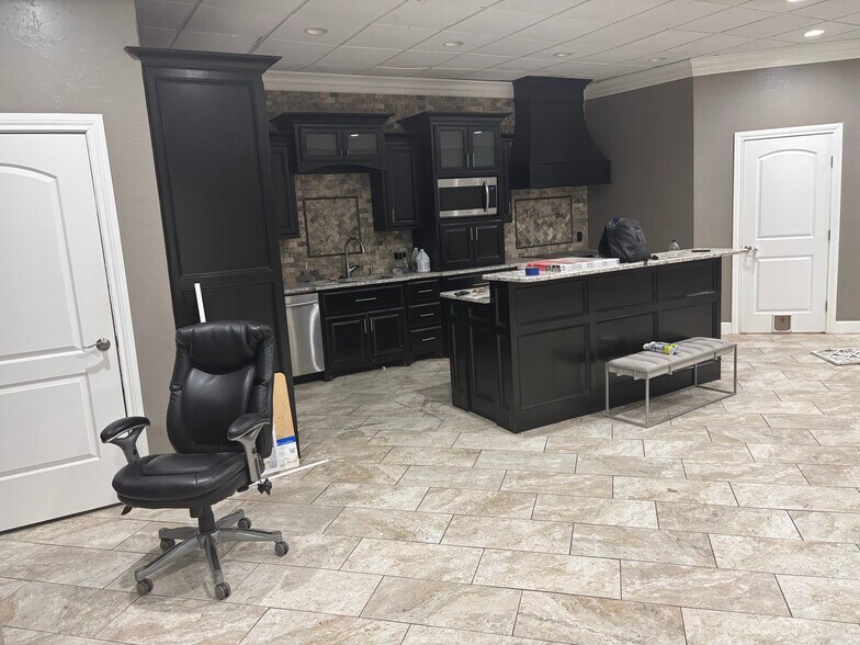 More Photos Of 10101 Highway 87, Lubbock Warehouse For Sale