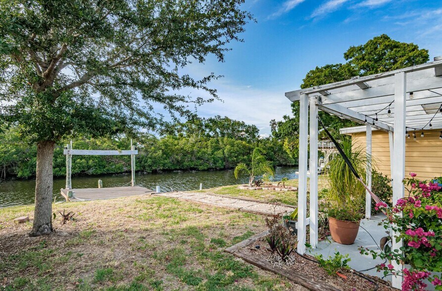 More Photos Of 3225 W Shell Point Rd, Ruskin Apartments For Sale