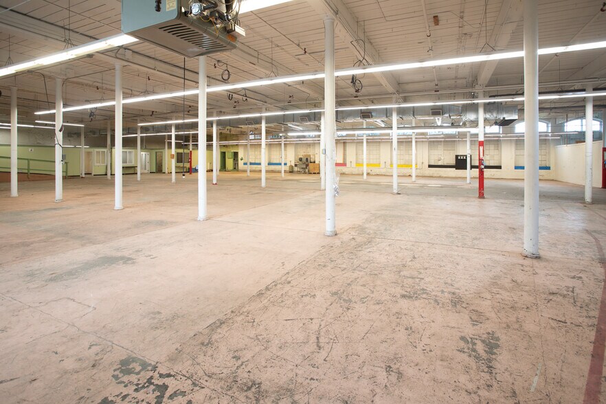 More Photos Of 15 Shaw St, Fall River Manufacturing For Lease