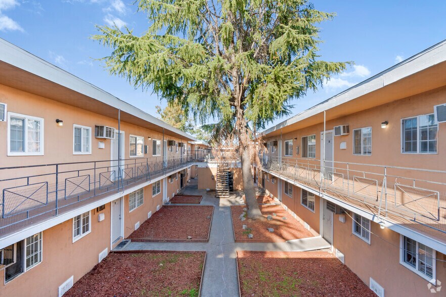 More Photos Of 618-631 Plaza Ave, Sacramento Apartments For Sale