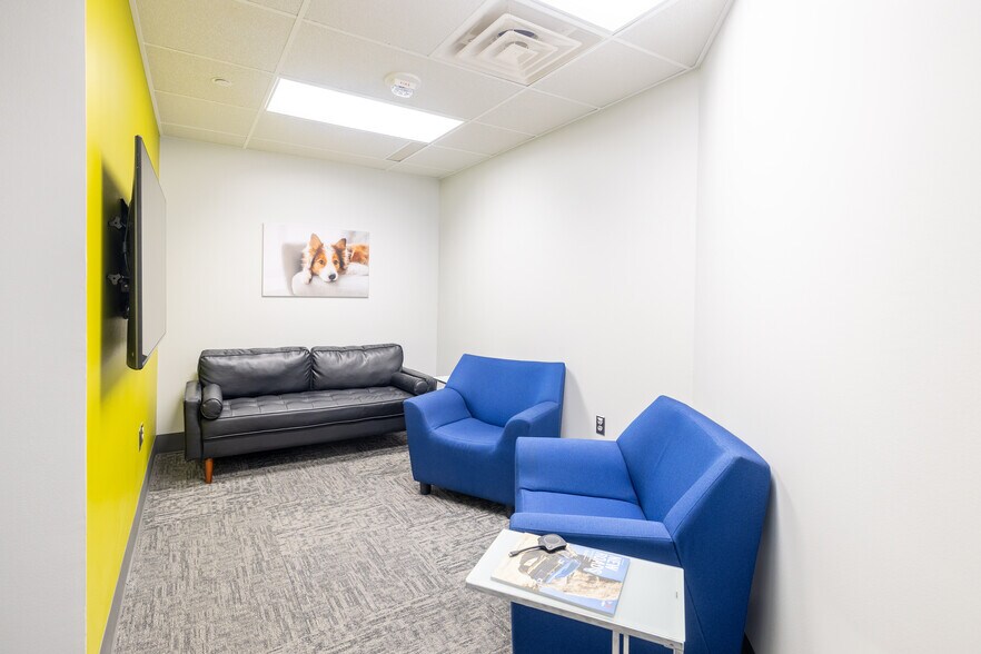 More Photos Of 35700 Van Dyke Ave, Sterling Heights Freestanding For Lease
