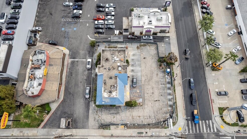 More Photos Of 15554 Roscoe Blvd, Van Nuys Fast Food For Lease