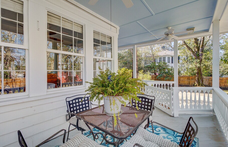 More Photos Of 112 S Magnolia St, Summerville Office Residential For Lease