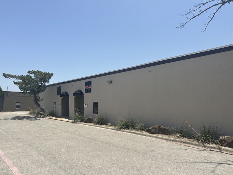 More Photos Of 1509-1521 Central Park Dr, Hurst Unknown For Lease