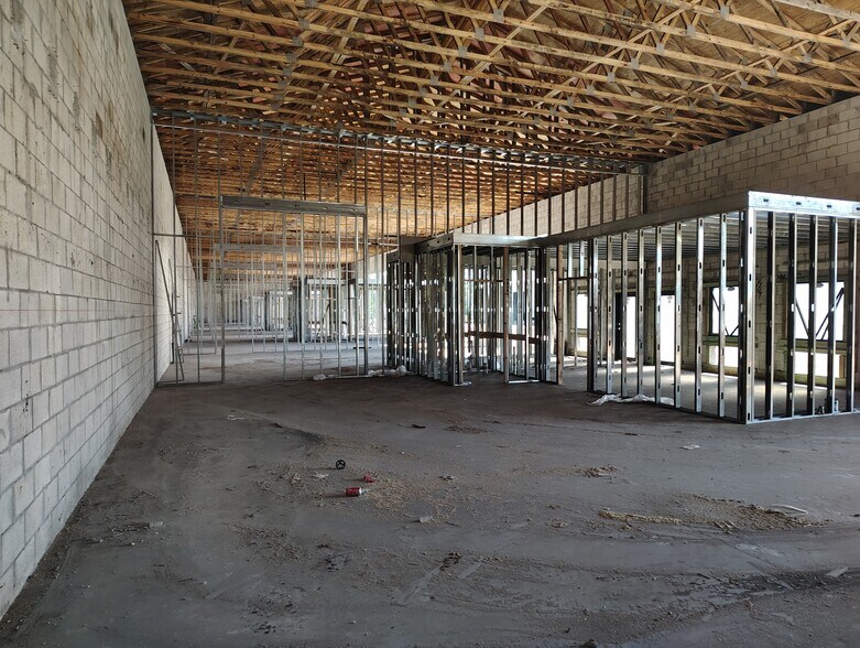 More Photos Of 2095 Commerce Lakes Dr, Port Saint Lucie Warehouse For Sale