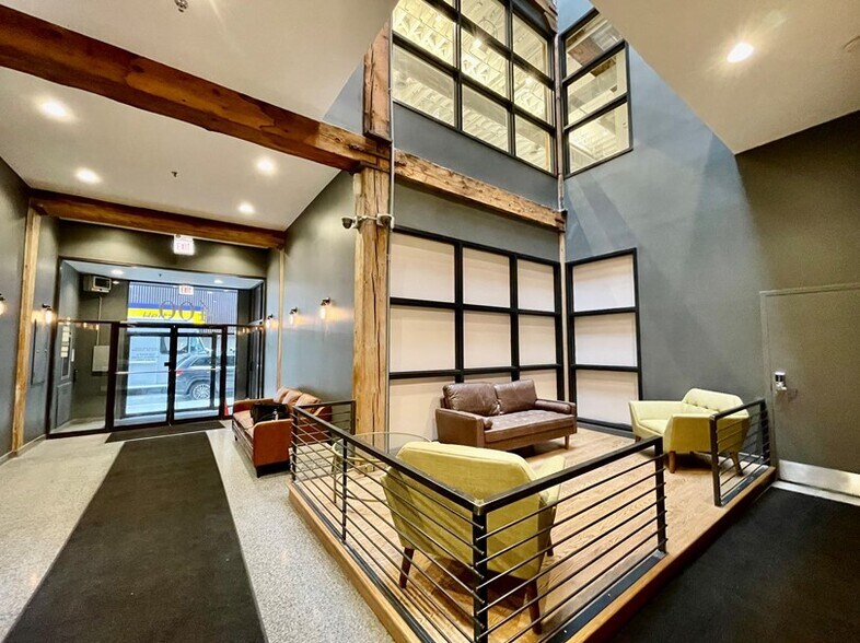 More Photos Of 400 N State St, Chicago Office For Lease