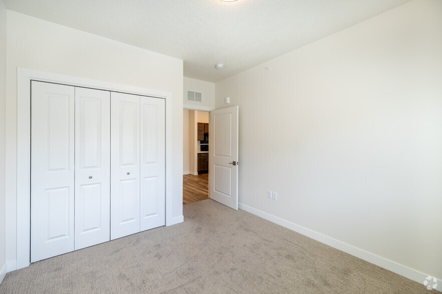 More Photos Of 1720 Morningside Ave, Sioux City Apartments For Sale