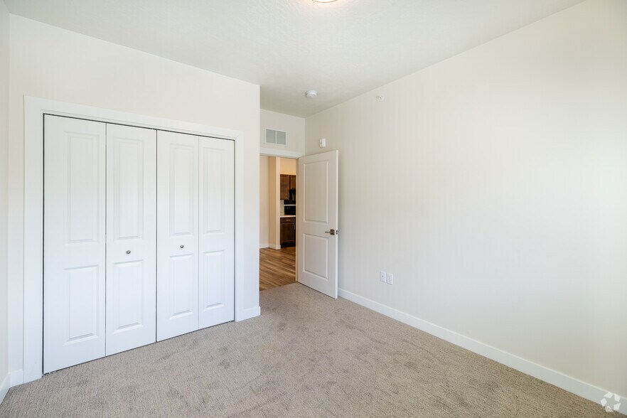 More Photos Of 1720 Morningside Ave, Sioux City Apartments For Sale