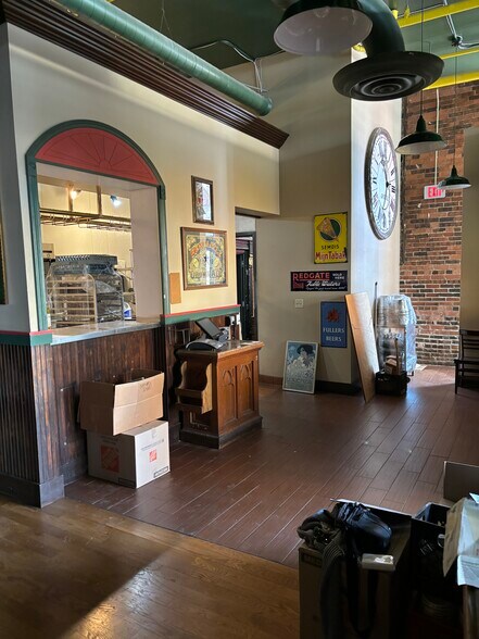 More Photos Of 310 Court Ave, Des Moines Restaurant For Sale