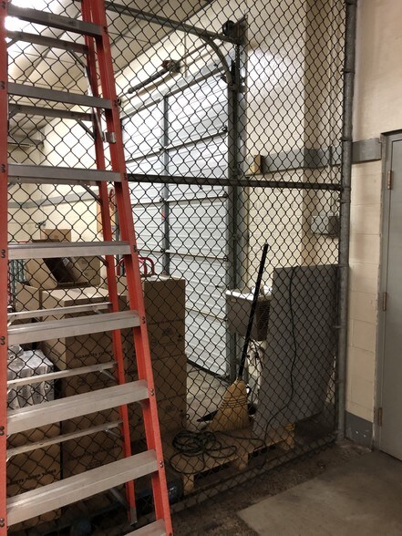 More Photos Of 280 NW Federal Ave, Massillon Light Manufacturing For Lease