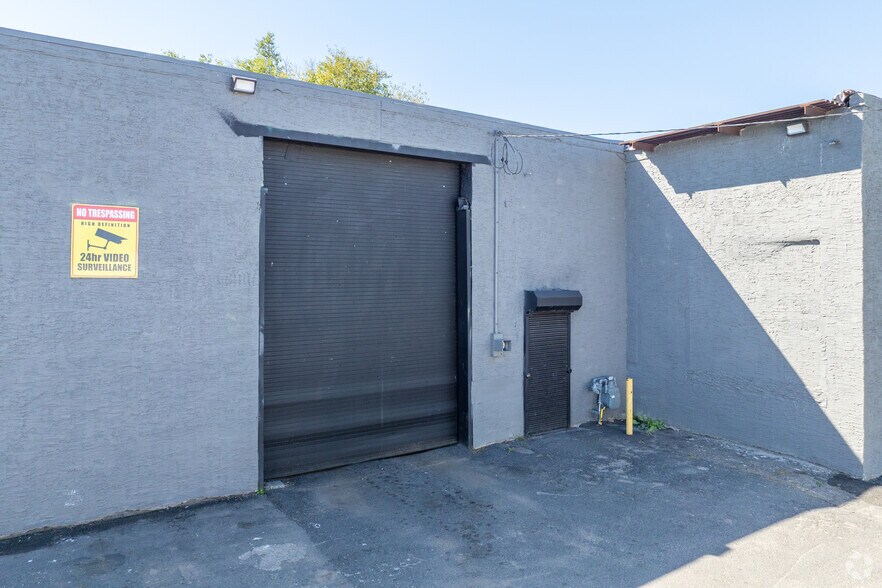 More Photos Of 1057-1059 Empire Avenue Ave, Camden Warehouse For Lease