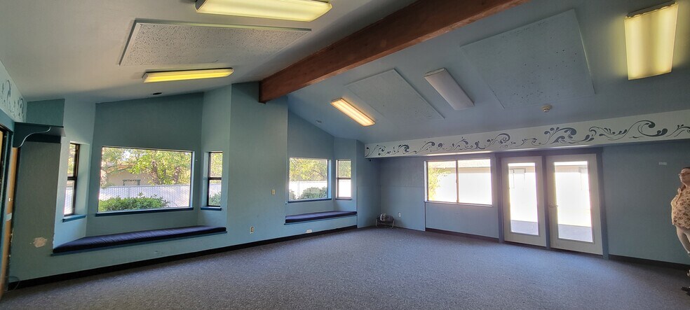More Photos Of 210 Tacoma St, Grants Pass Rehabilitation Center For Sale
