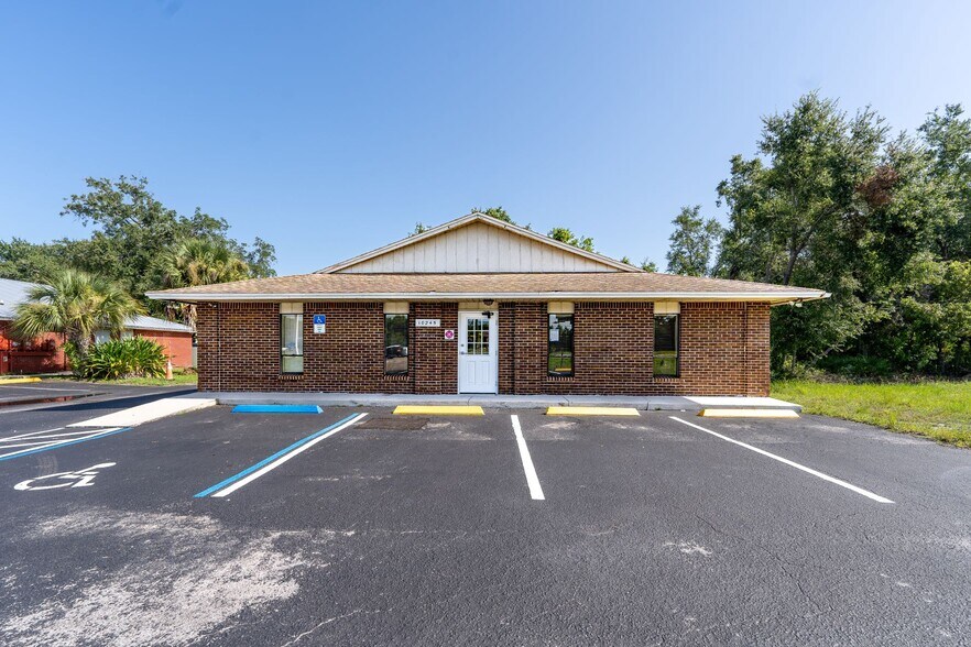 More Photos Of 10245 E Colonial Dr, Orlando Medical For Lease