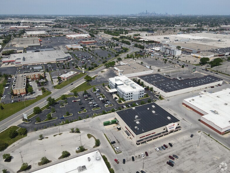 More Photos Of 7600 La Crosse Ave, Burbank Freestanding For Lease