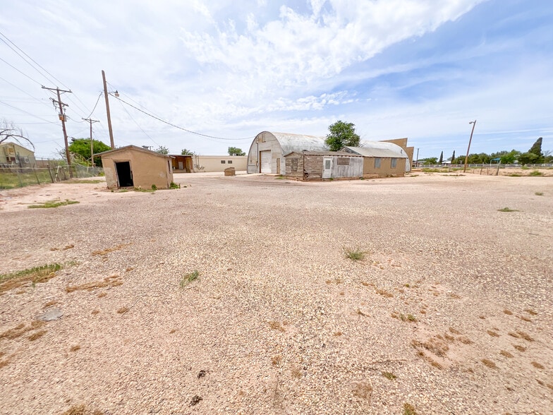 More Photos Of 1001-1009 W Industrial Ave, Midland Warehouse For Lease