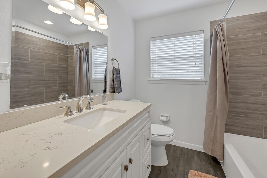 More Photos Of 5415 Carew St, Houston Specialty For Sale