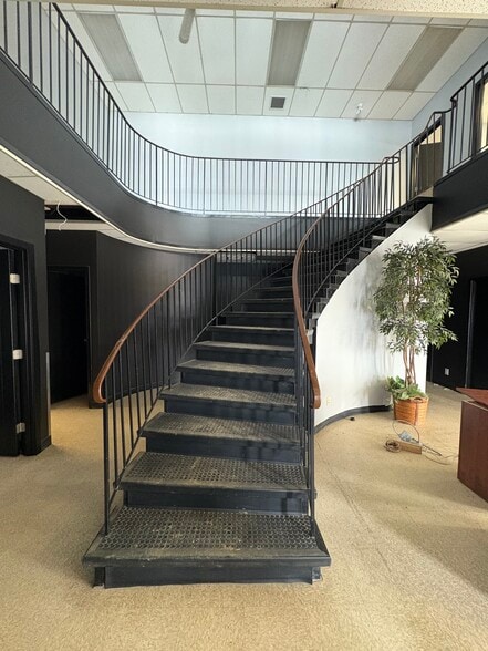 More Photos Of 10271 279 St, Acheson Manufacturing For Lease