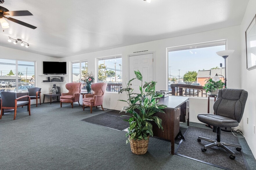 More Photos Of 3897 Main St, Springfield Auto Dealership For Sale