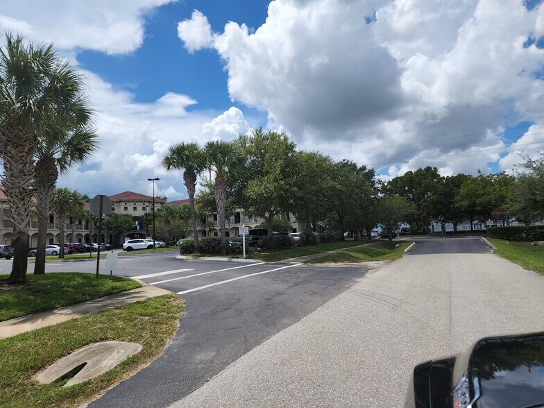 More Photos Of 1400 Hillmoor Dr, Port Saint Lucie Medical For Sale