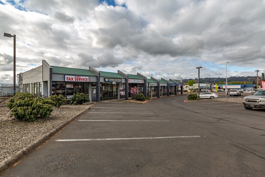 More Photos Of 16558 SE McLoughlin Blvd, Milwaukie Unknown For Lease