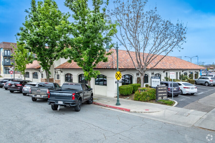 More Photos Of 222 N Garden St, Visalia Office For Lease