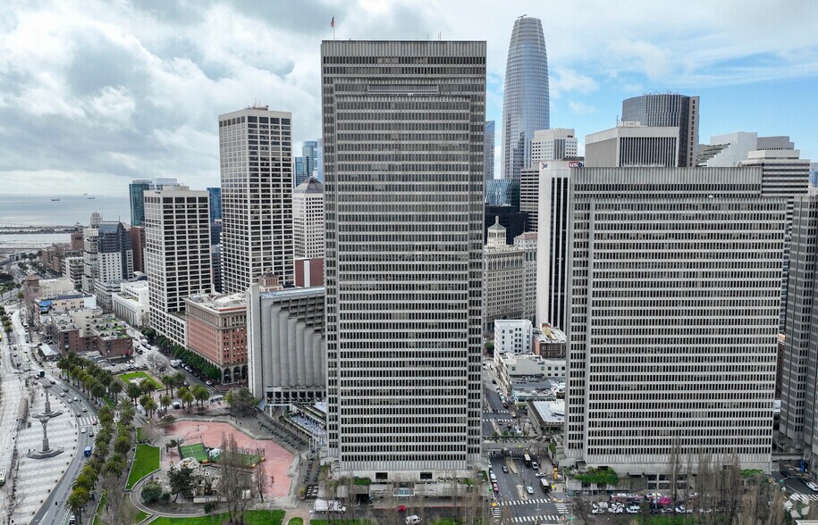More Photos Of 4 Embarcadero Ctr, San Francisco Office Residential For Lease