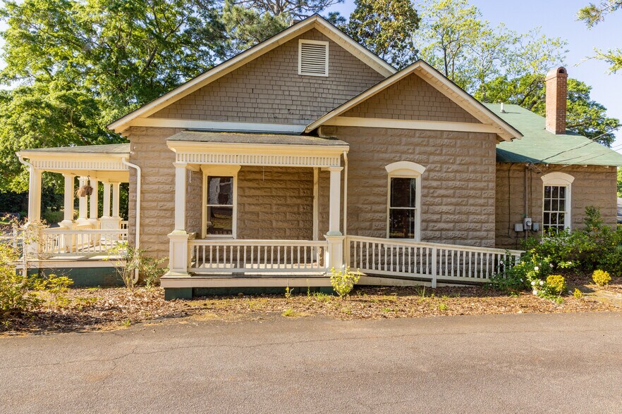 More Photos Of 314 S Green St, Thomaston Office For Sale