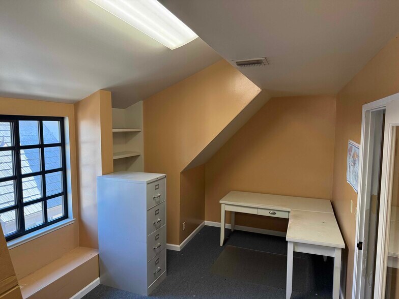 More Photos Of 256 San Jose St, Salinas Medical For Lease