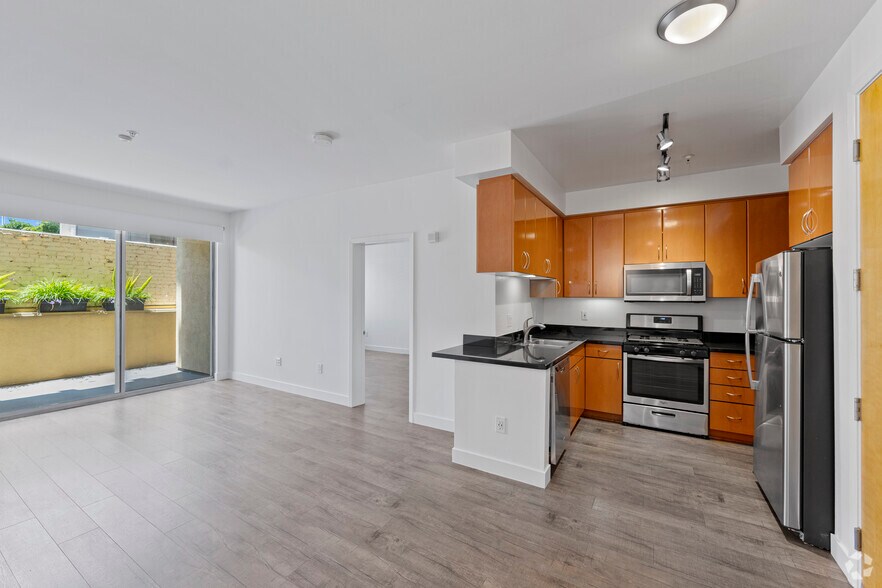 More Photos Of 65 W Dayton St, Pasadena Coworking Space