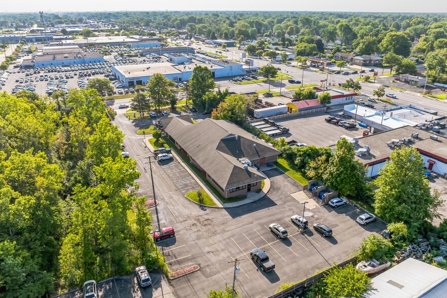 More Photos Of 5715 N Venoy Rd, Westland Medical For Sale