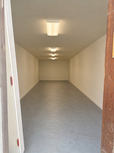 More Photos Of 216 Silverbrook Rd, Randle Self Storage For Sale