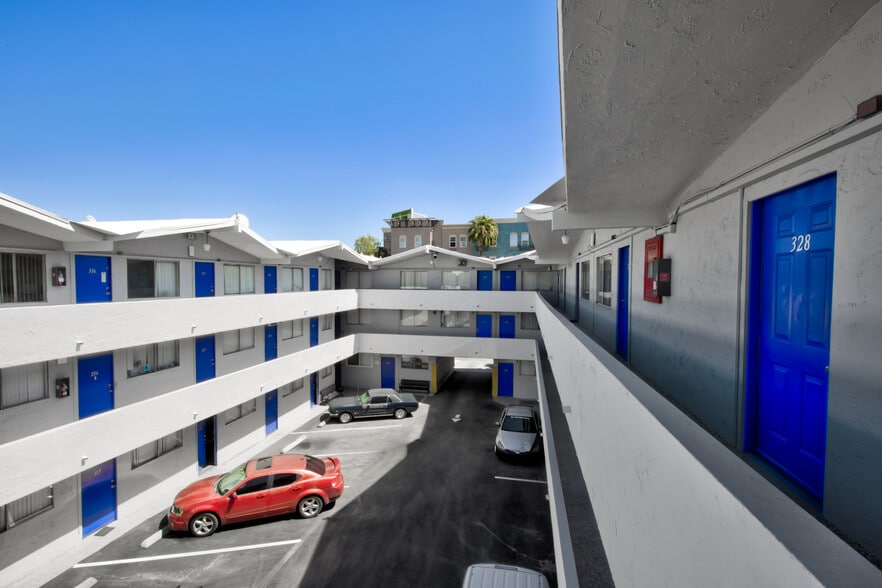 More Photos Of 200 S 8th St, Las Vegas Apartments For Sale