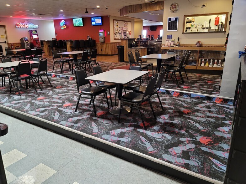 More Photos Of 739 W Main St, Deshler Bowling Alley For Sale