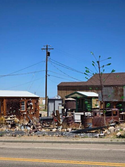 More Photos Of 305 Columbia Ave, Goldfield Bar For Sale