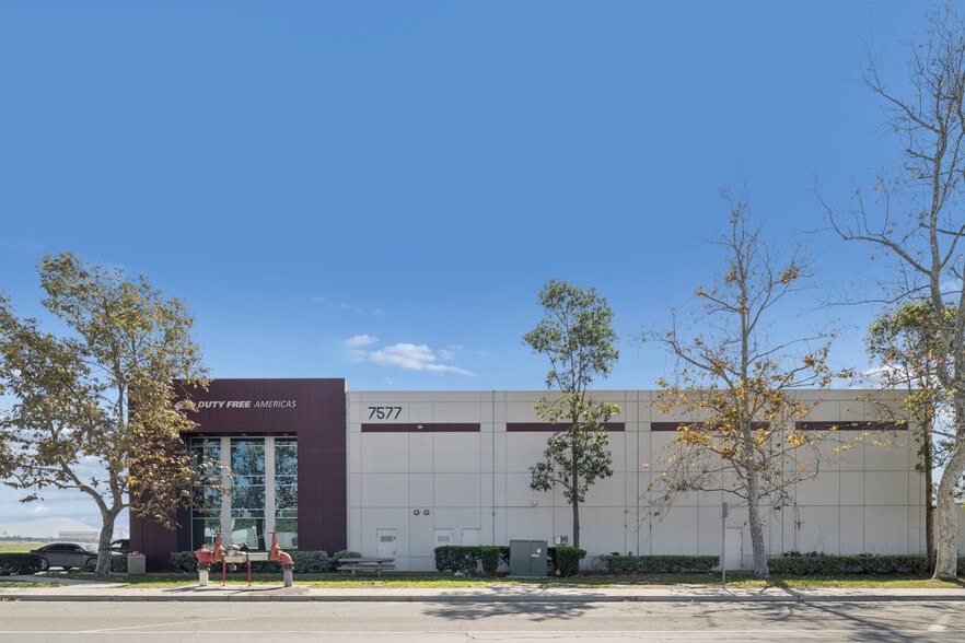 More Photos Of 7577 Airway Rd, San Diego Warehouse For Sale