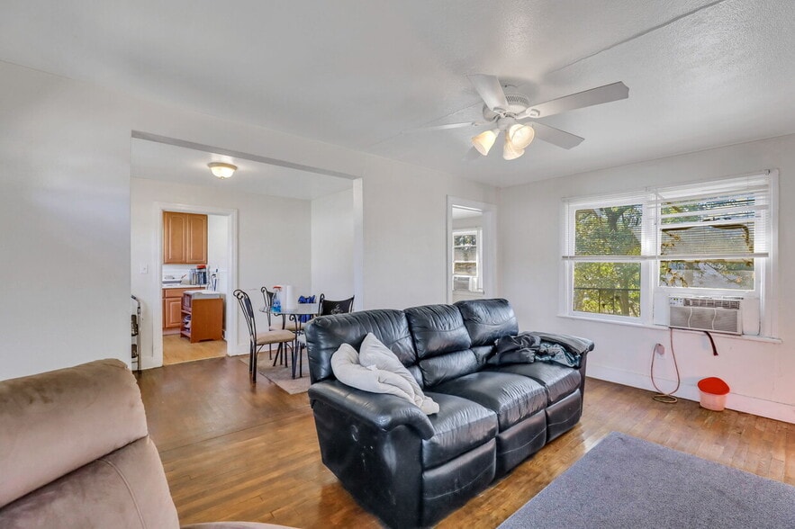 More Photos Of 2203 Skidaway Rd, Savannah Freestanding For Sale