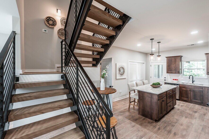 More Photos Of 903 Main st, Springfield Apartments For Sale