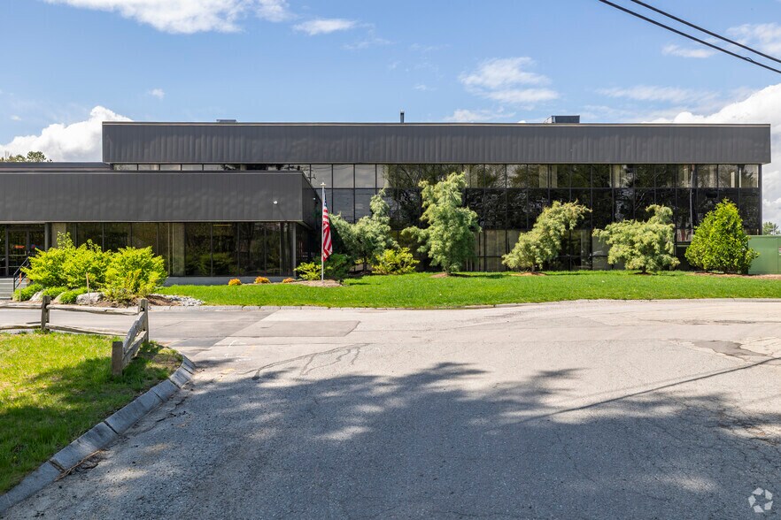 More Photos Of 23 Dumaine Ave, Nashua Manufacturing For Lease