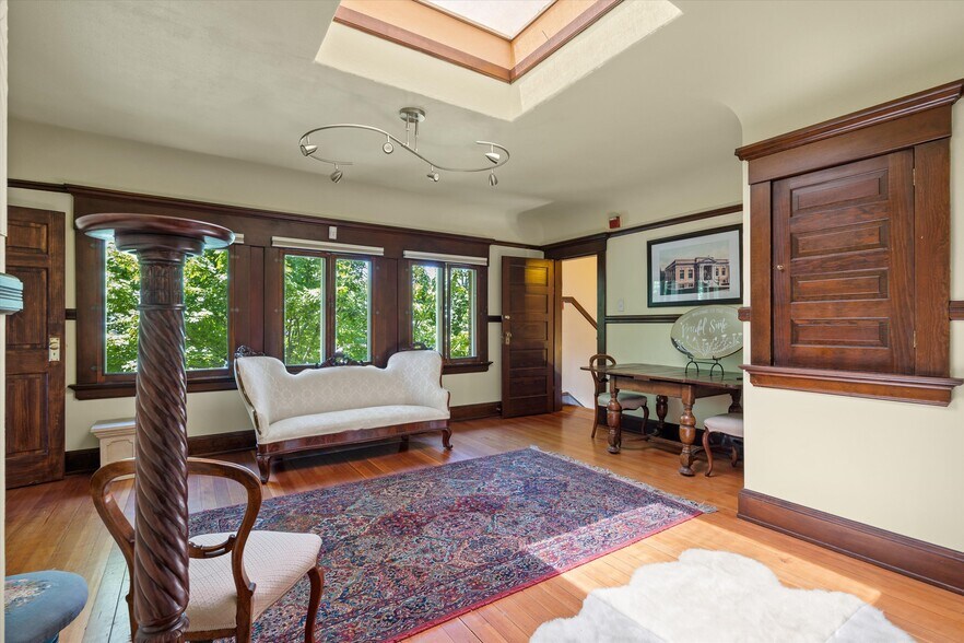 More Photos Of 909 Jefferson St, Red Bluff Specialty For Sale