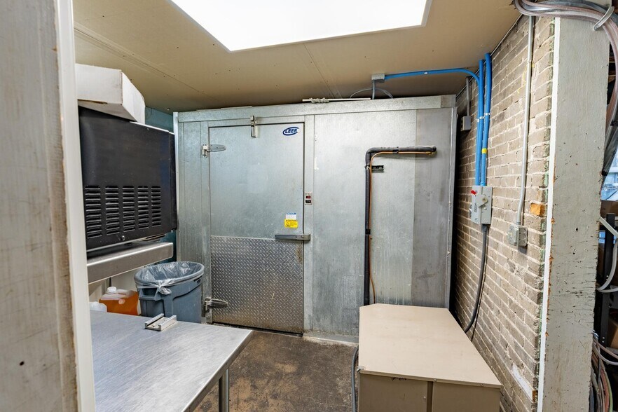 More Photos Of 507 W Wisconsin St, Sparta Flex For Sale