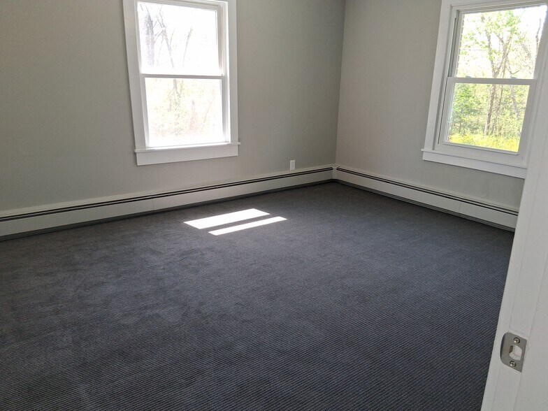 More Photos Of 327 Eddie Dowling Hwy, North Smithfield Apartments For Sale