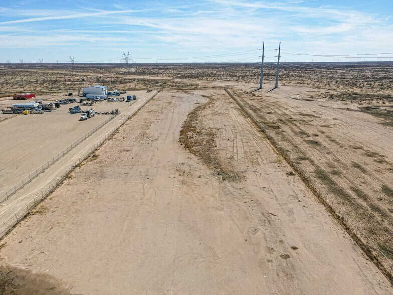 More Photos Of 10691 W Murphy St, Odessa Industrial For Lease