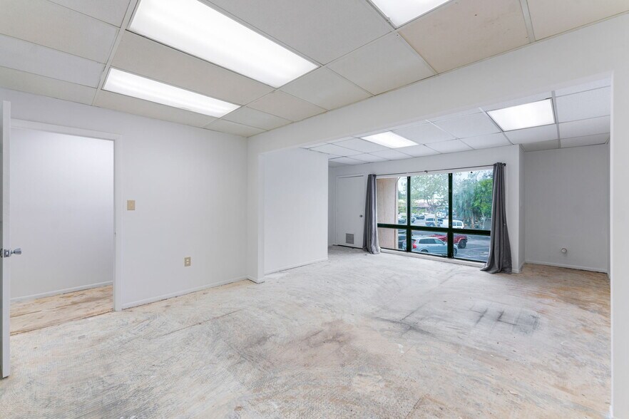 More Photos Of 3623-3650 Webber St, Sarasota Storefront Retail Office For Sale