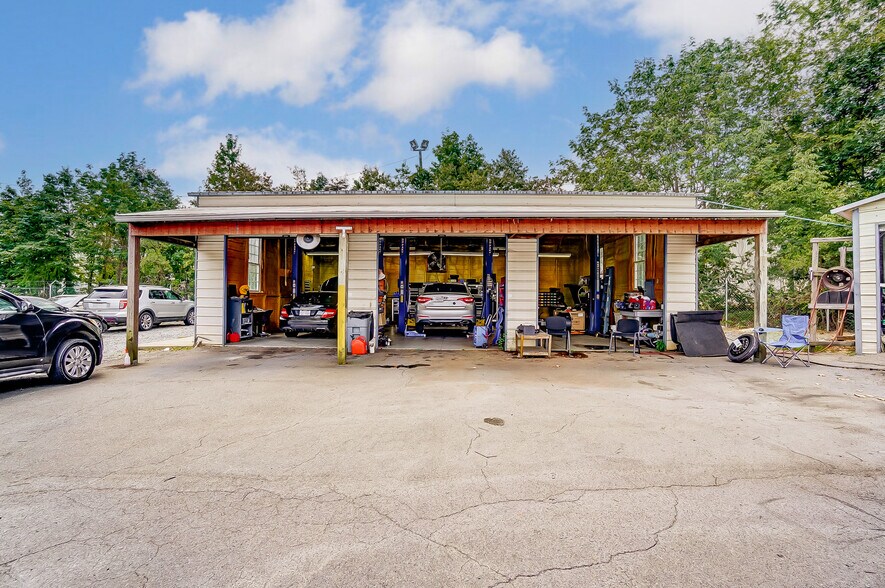 More Photos Of 4501 W Us-74 Hwy, Monroe Auto Dealership For Lease