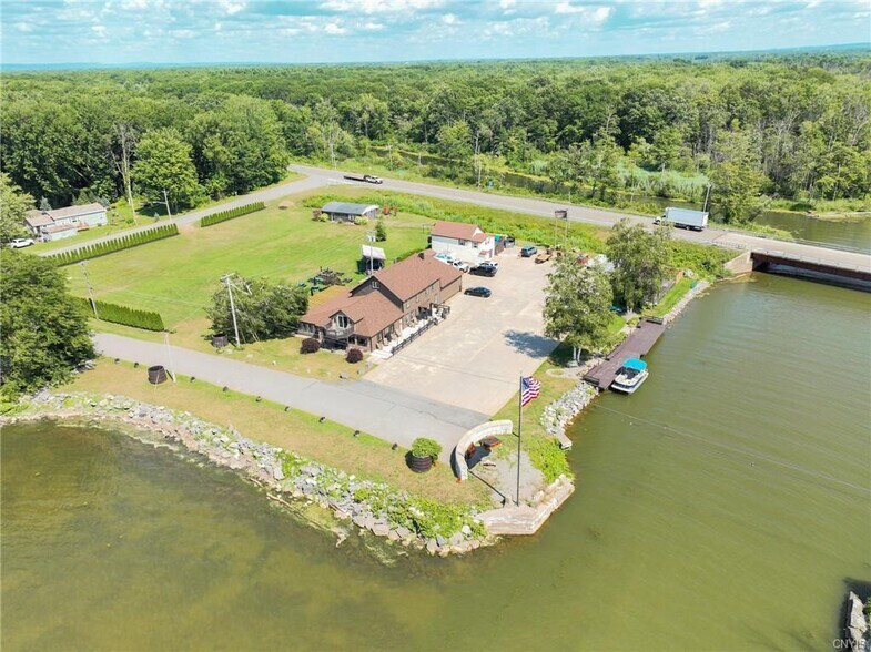 More Photos Of 6266 Lakeshore Rd, Verona Beach Restaurant For Sale