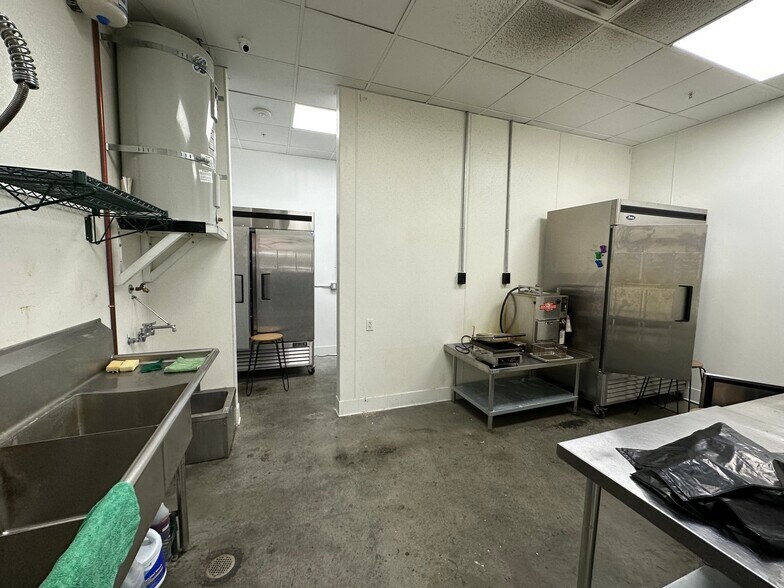 More Photos Of 424 W Pico Blvd, Los Angeles Apartments For Lease