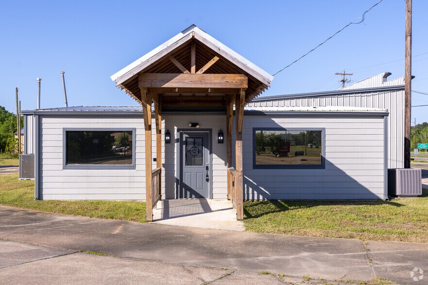 More Photos Of 930 Highway 59 Loop N, Livingston Restaurant For Sale