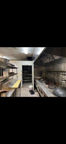 More Photos Of 2513-2619 E Fourth Plain Blvd, Vancouver Restaurant For Lease