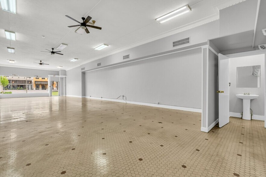 More Photos Of 423 Main St, Columbus Storefront Retail Residential For Sale
