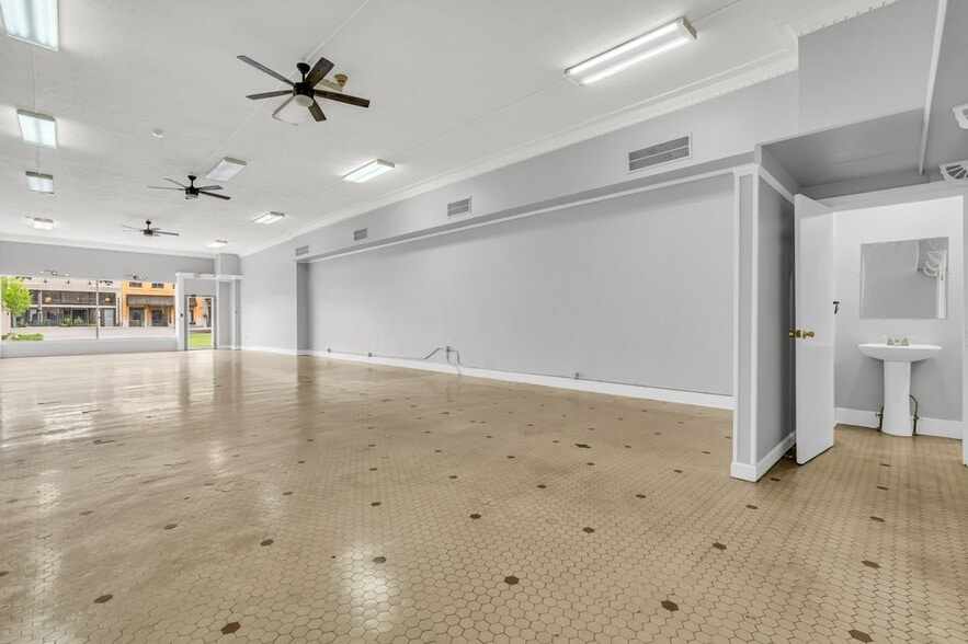 More Photos Of 423 Main St, Columbus Storefront Retail Residential For Lease